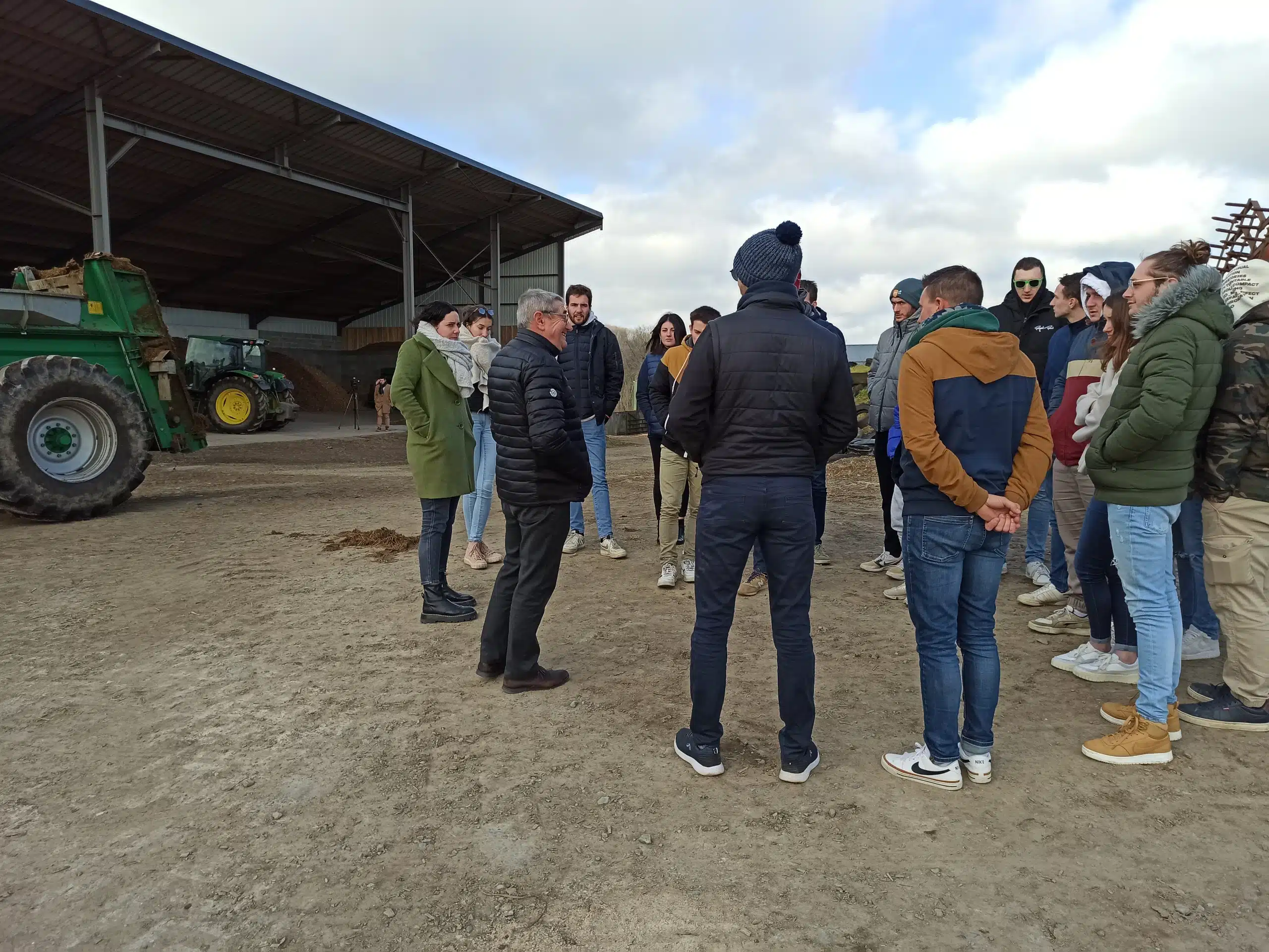 Photo Des étudiants en visite sur le Pays de Pouzauges