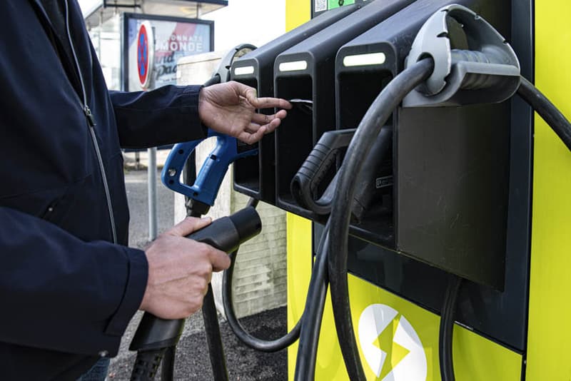 Image actualité Bornes de recharge
